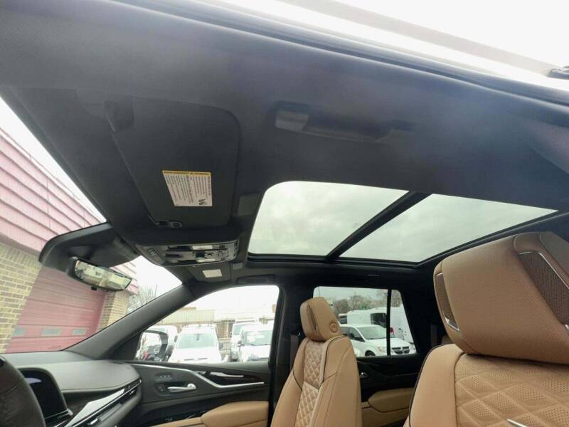 2023 Cadillac Escalade Sport