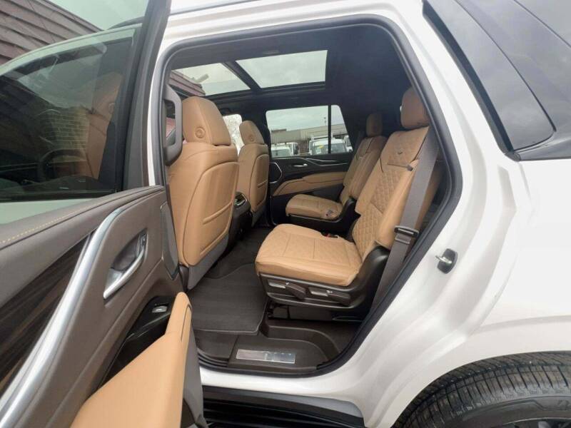 2023 Cadillac Escalade Sport