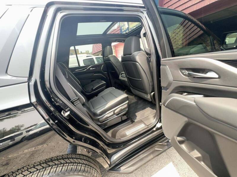 2023 Cadillac Escalade Sport